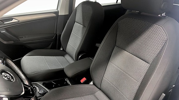 Volkswagen Tiguan Allspace 8 of 30