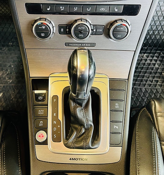 Volkswagen Passat 16 of 21