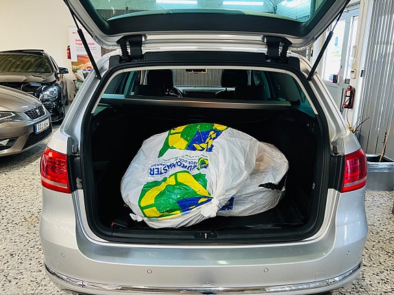 Volkswagen Passat 7 of 21