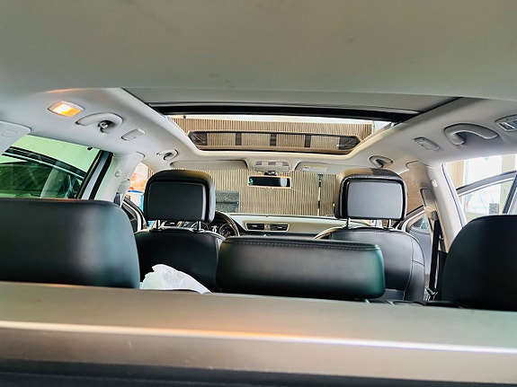 Volkswagen Passat 13 of 21
