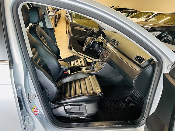 Volkswagen Passat 8 of 21