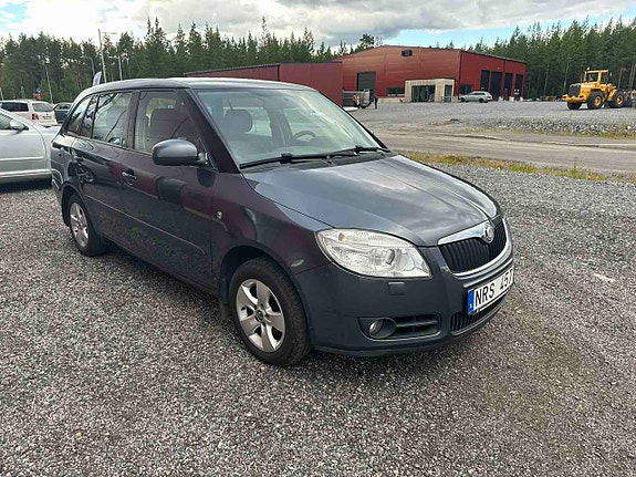 Skoda Fabia 2 of 4