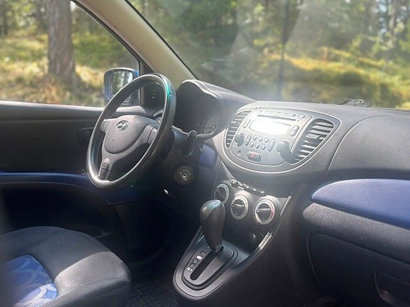 Hyundai i10 2 of 13