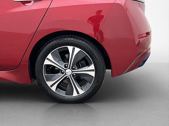 Nissan Leaf 27 of 29