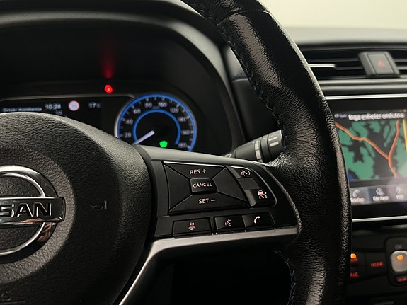 Nissan Leaf 24 of 29