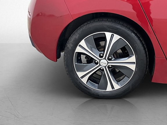 Nissan Leaf 28 of 29