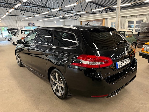 Peugeot 308 SW 6 of 9