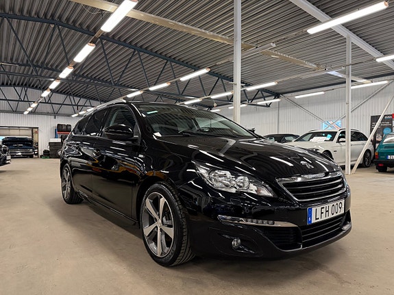 Peugeot 308 SW 3 of 9