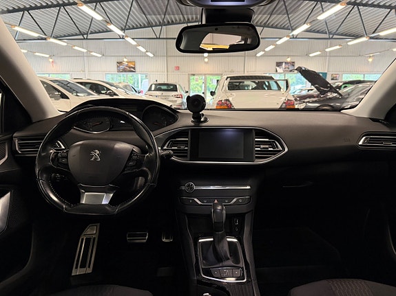 Peugeot 308 SW 9 of 9