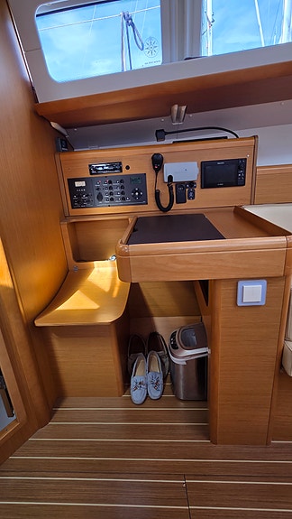 Jeanneau Sun Odyssey 42 DS MK II 2011 12 of 18