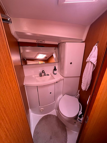 Jeanneau Sun Odyssey 42 DS MK II 2011 17 of 18
