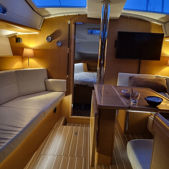 Jeanneau Sun Odyssey 42 DS MK II 2011 13 of 18