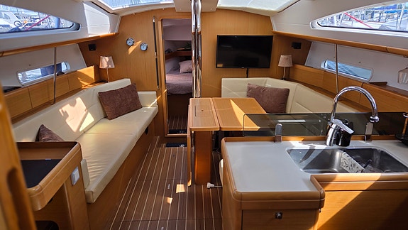 Jeanneau Sun Odyssey 42 DS MK II 2011 9 of 18