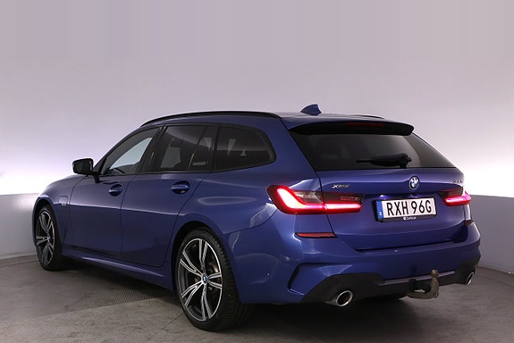 BMW 330e 4 of 27