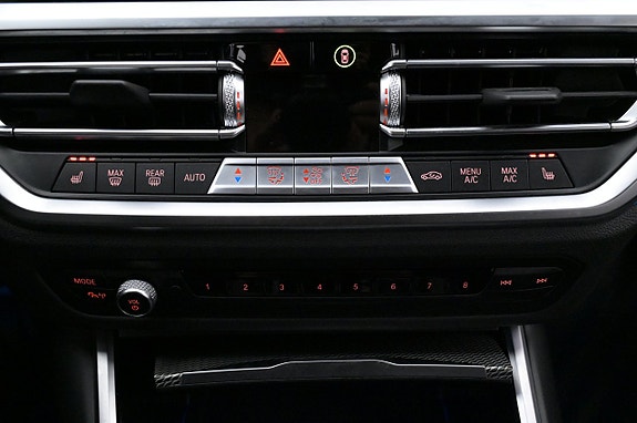 BMW 330e 18 of 27