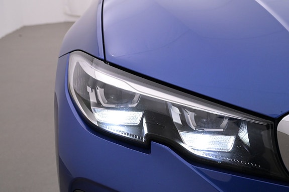 BMW 330e 25 of 27