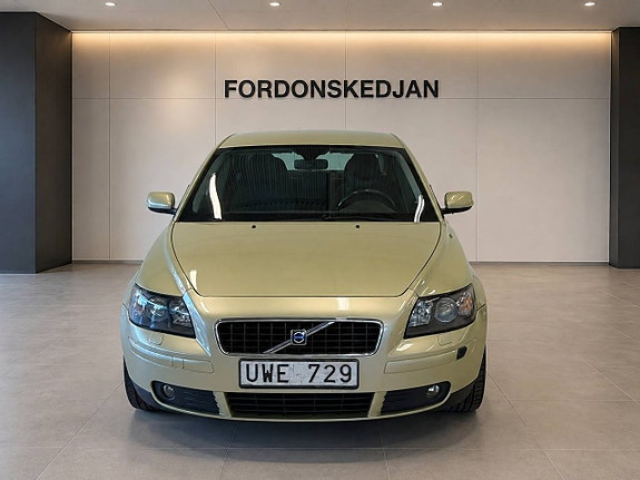 Volvo S40 3 of 15