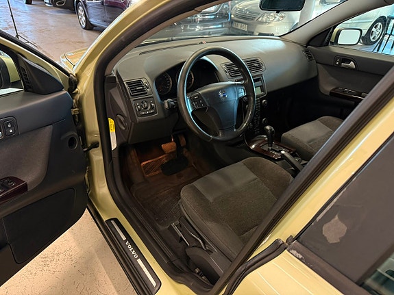 Volvo S40 9 of 15