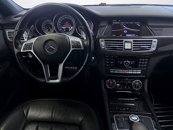Mercedes-Benz CLS350 8 of 16