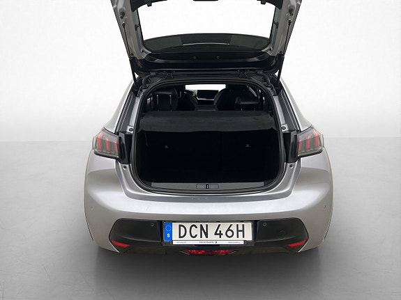 Peugeot e-208 9 of 30
