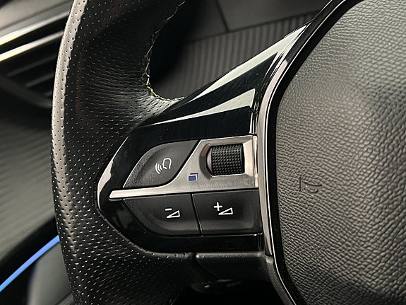 Peugeot e-208 25 of 30