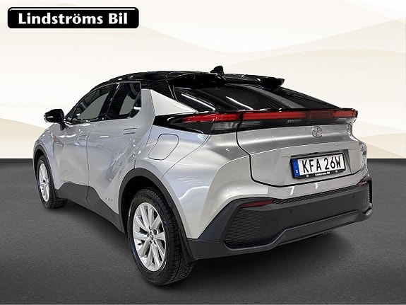 Toyota C-HR 4 of 19