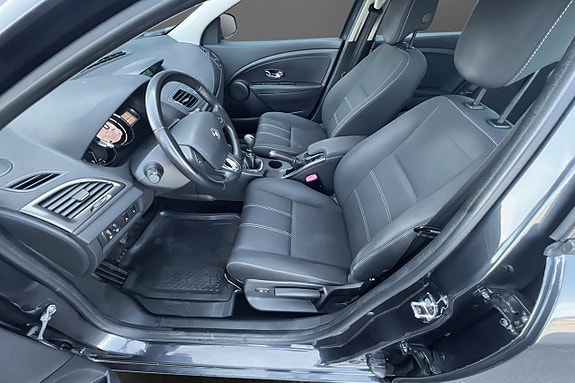 Renault Megane 12 of 12