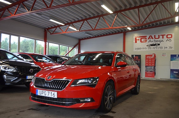 Skoda Superb 2 of 25