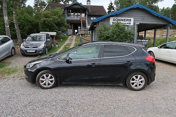 Kia Ceed 4 of 8