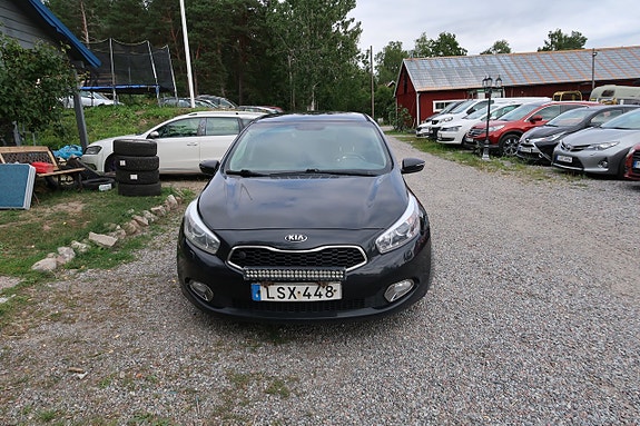 Kia Ceed 2 of 8