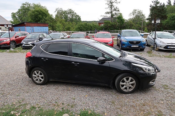 Kia Ceed 3 of 8