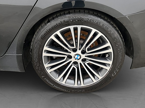 BMW 520 26 of 28