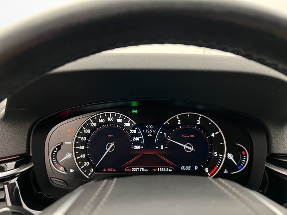 BMW 520 14 of 28