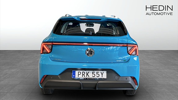 MG MG4 EV Urban 7 of 15