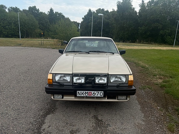 Volvo 740 6 of 11