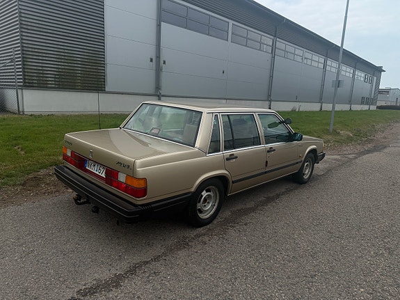 Volvo 740 3 of 11