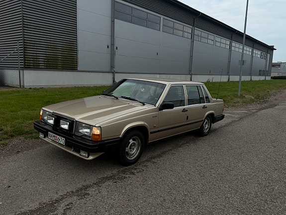 Volvo 740 9 of 11