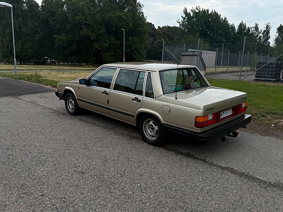 Volvo 740 10 of 11