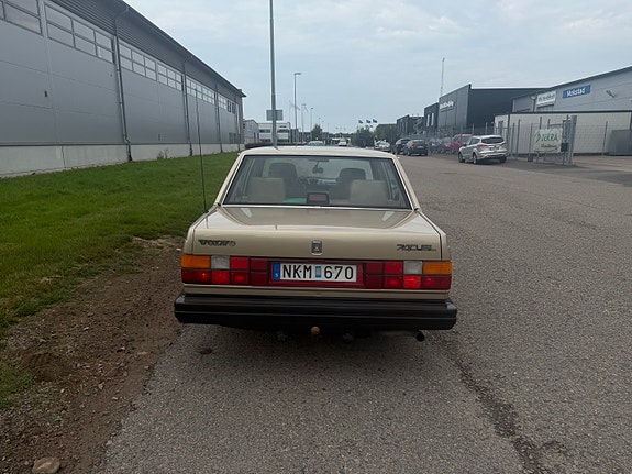 Volvo 740 4 of 11