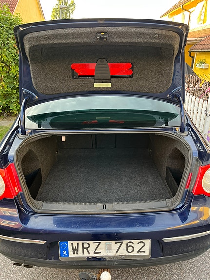 Volkswagen Passat 8 of 14
