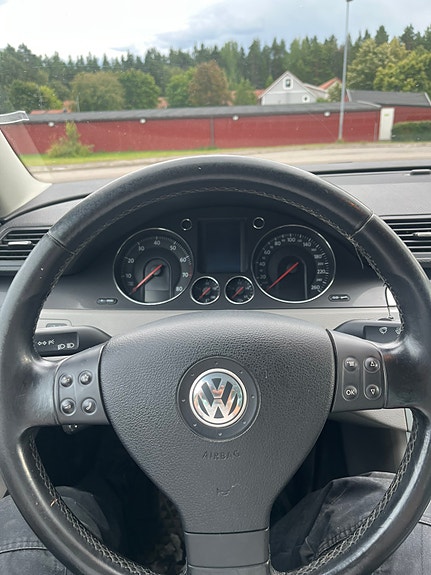 Volkswagen Passat 6 of 14