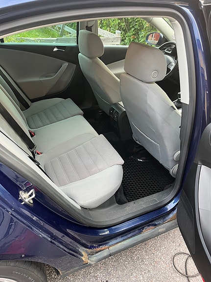Volkswagen Passat 11 of 14