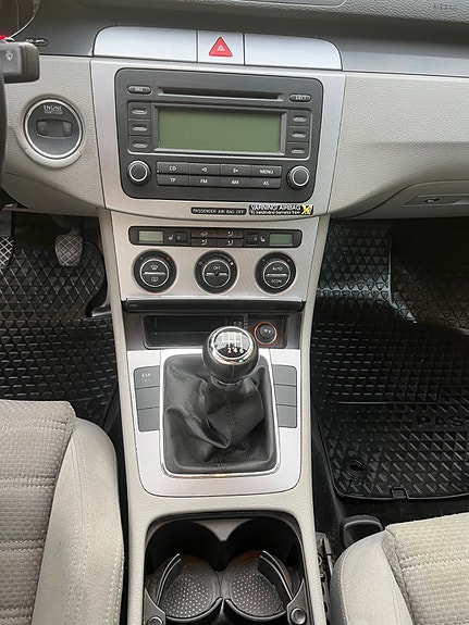 Volkswagen Passat 13 of 14