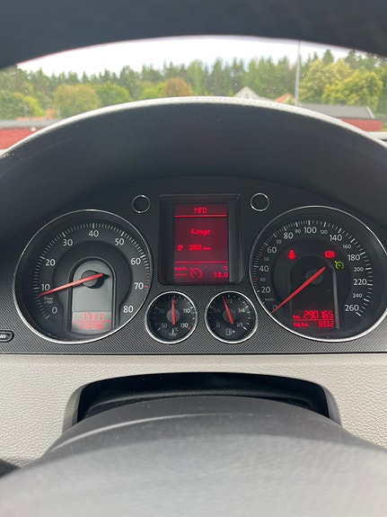 Volkswagen Passat 7 of 14