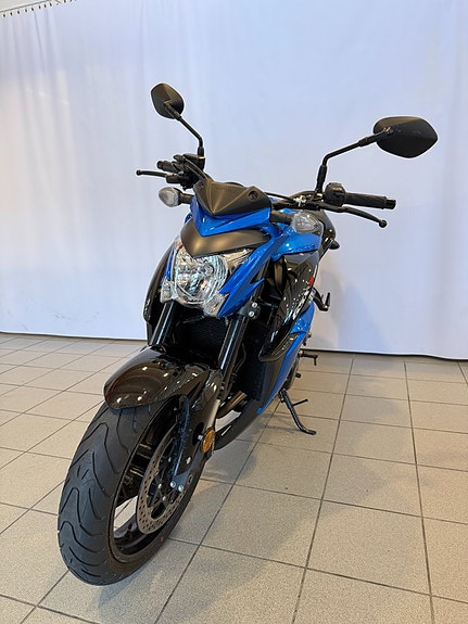 Suzuki GSX-S1000 6 of 9