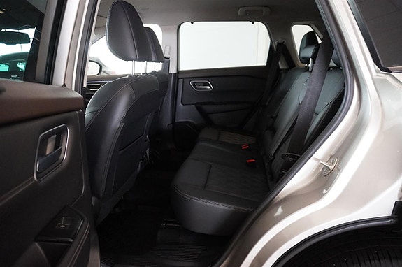 Nissan X-Trail 5 of 12