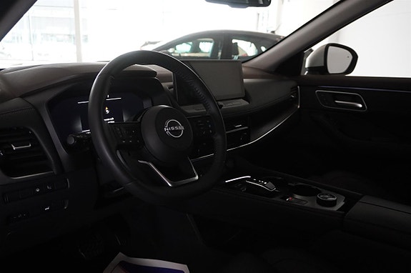 Nissan X-Trail 2 of 12