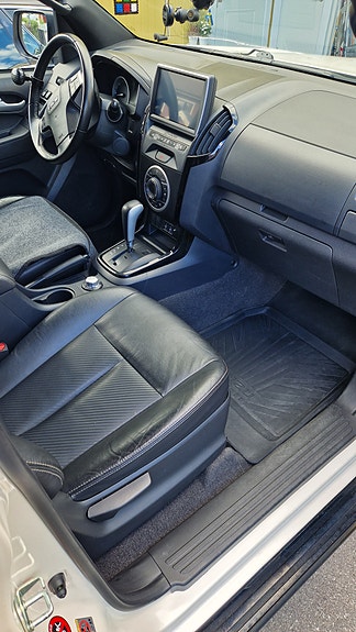 Isuzu D-max 6 of 17