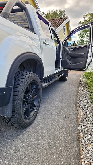 Isuzu D-max 12 of 17