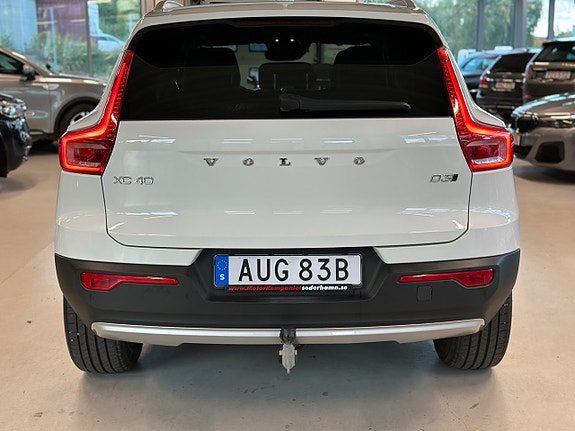 Volvo XC40 6 of 27